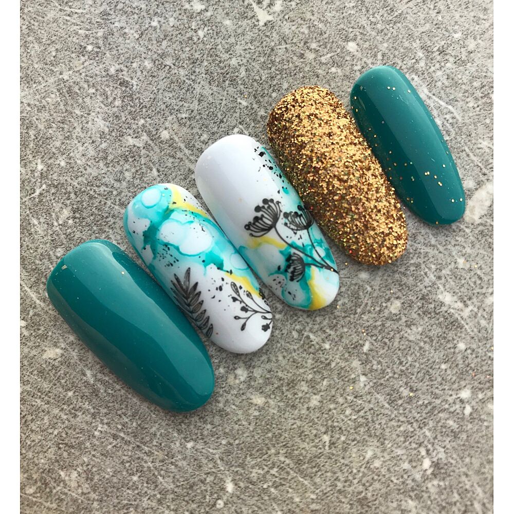 Stamping Plate Green Leaves